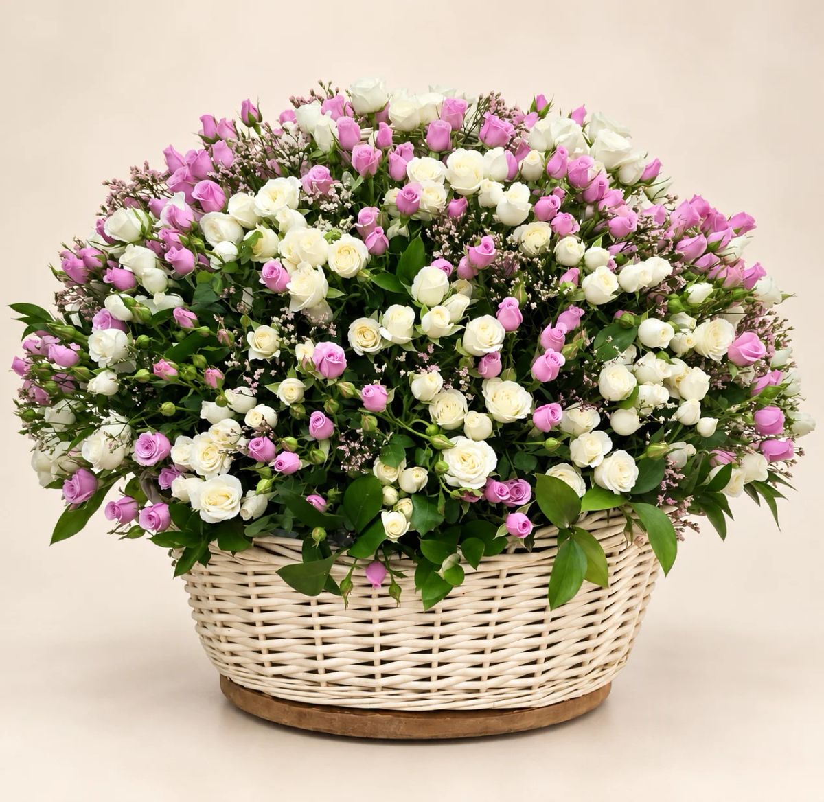 101 Spray Roses Basket